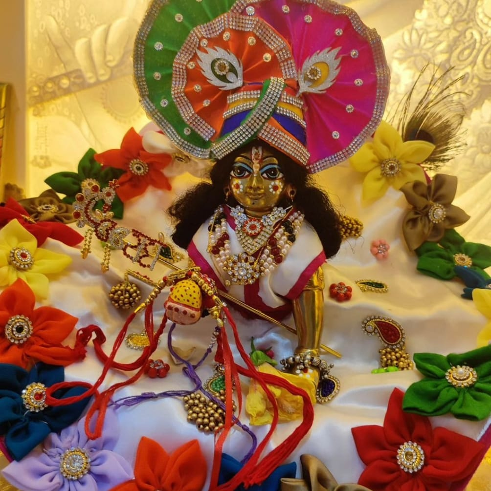 Best ways to Celebrate Your Devotion with Laddoo Gopal